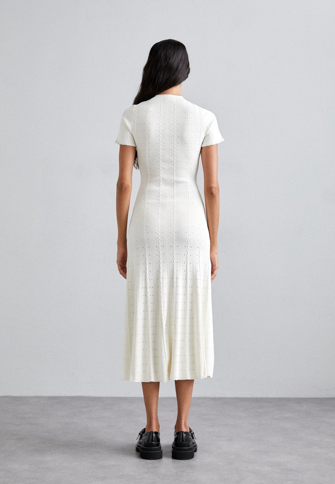 Sukienka Eline - Miękka i Ponadczasowa