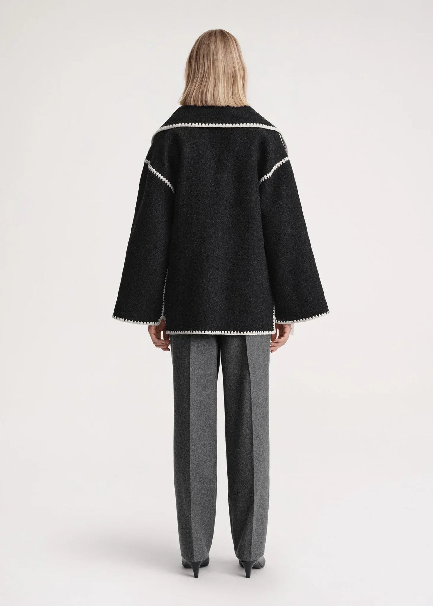 Płaszcz Naomi - Unikalny i Wyrafinowany