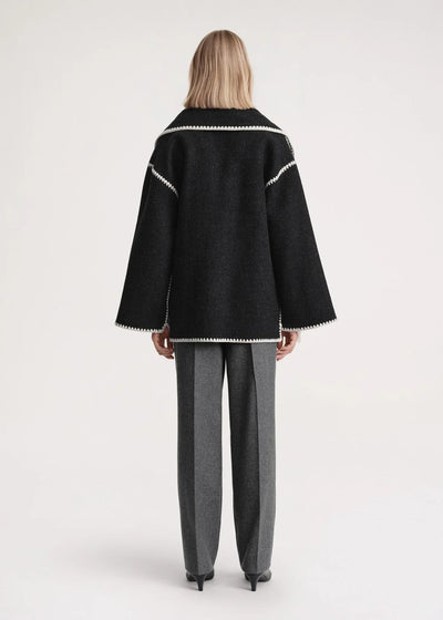 Płaszcz Naomi - Unikalny i Wyrafinowany