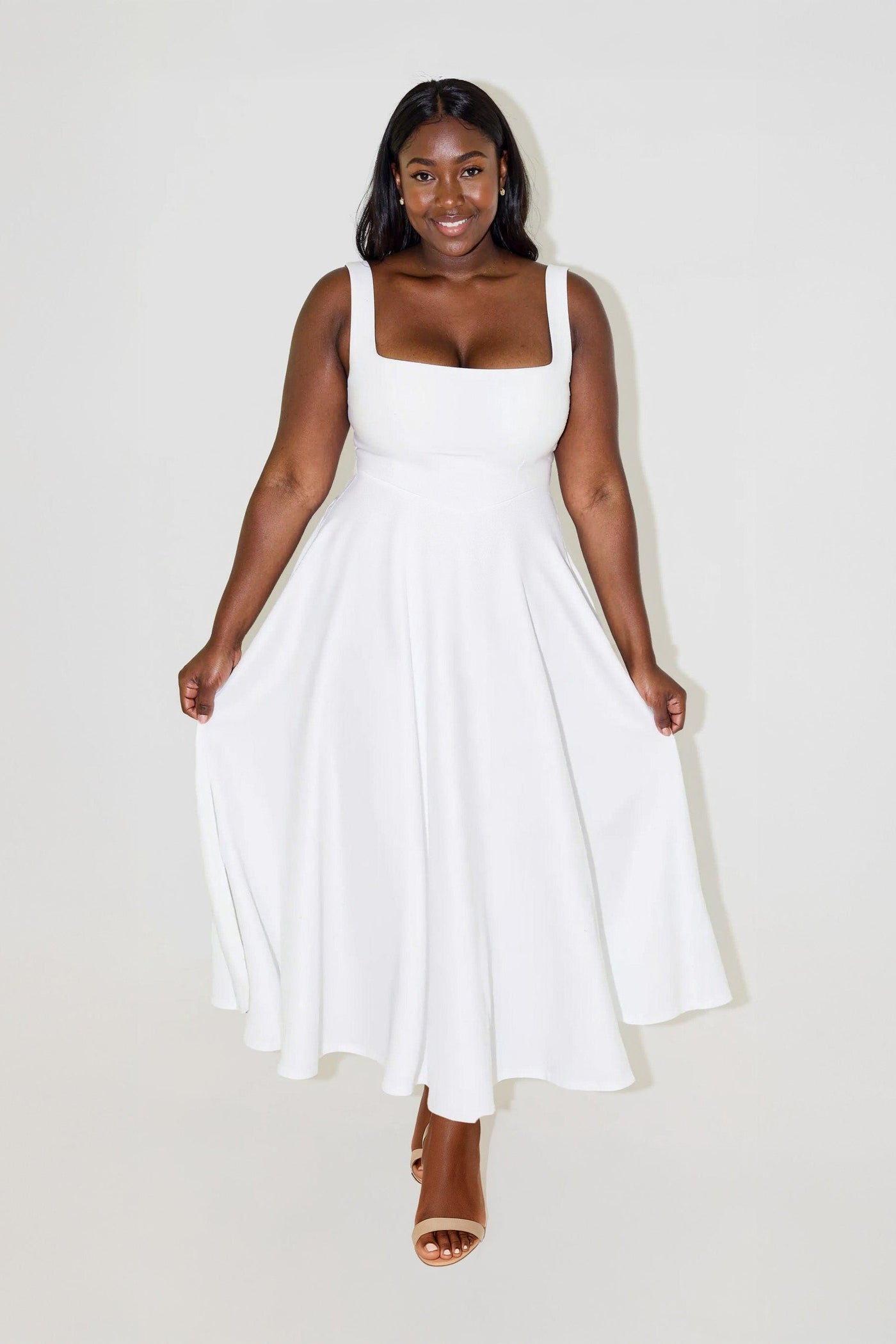 Sukienka Nova - Nowoczesna i Elegancka