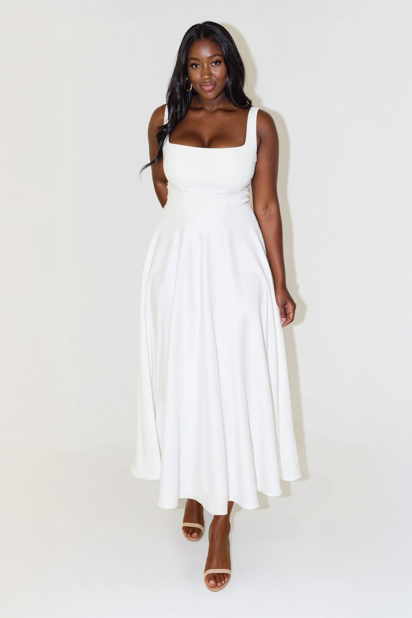 Sukienka Nova - Nowoczesna i Elegancka