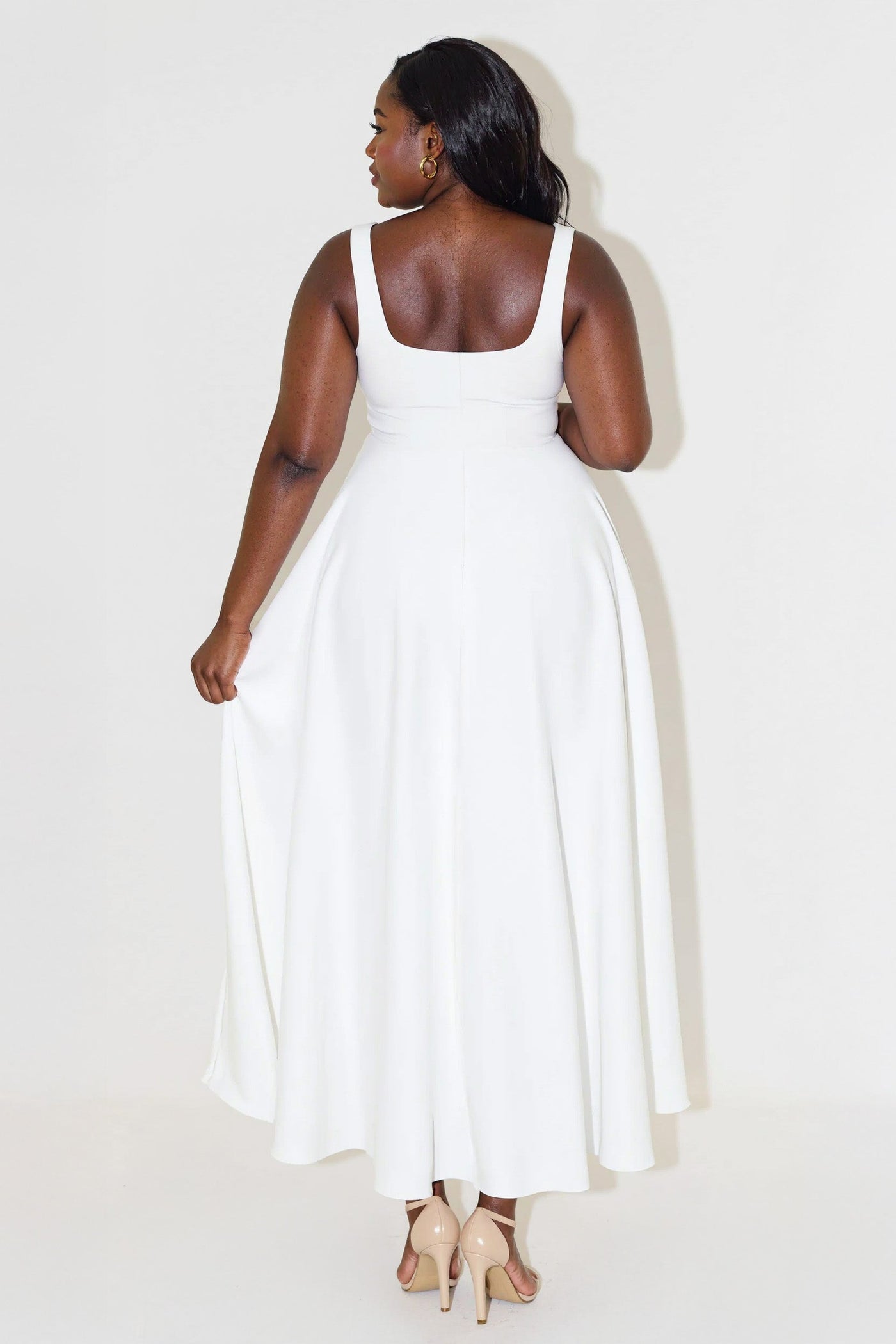 Sukienka Nova - Nowoczesna i Elegancka